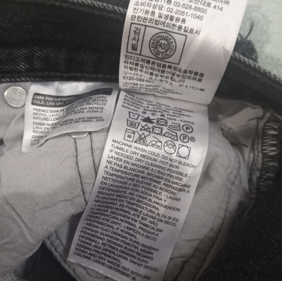 LEVI JEAN SHORT SIZE Unknown - Picture 16 of 16